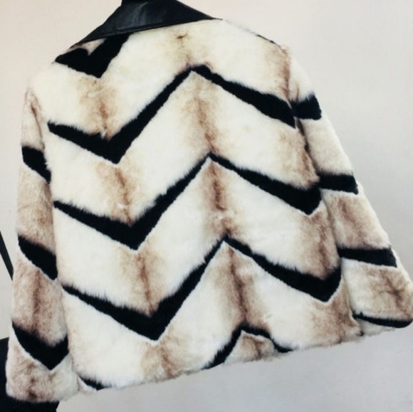 Brand New Faux Fur High Fashion Jacket - Picture 2 of 4